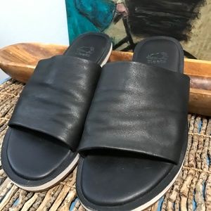 Roots Leather Slides